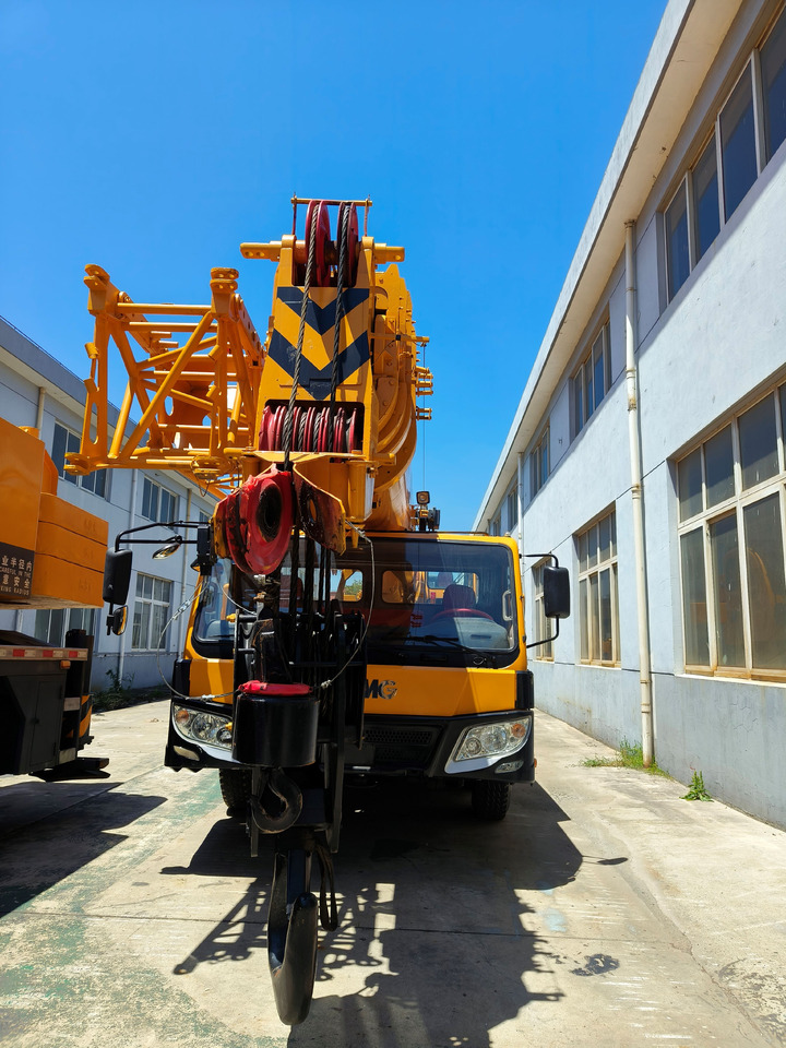 XCMG QY80K used xcmg truck crane - Avtodvigalo: slika 2 XCMG QY80K used xcmg truck crane - Avtodvigalo: slika 2