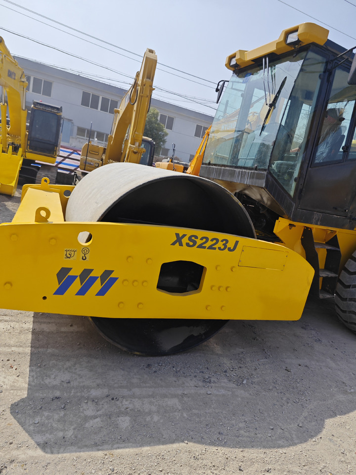XCMG XS223J used xcmg road roller - Kompaktor: slika 4 XCMG XS223J used xcmg road roller - Kompaktor: slika 4