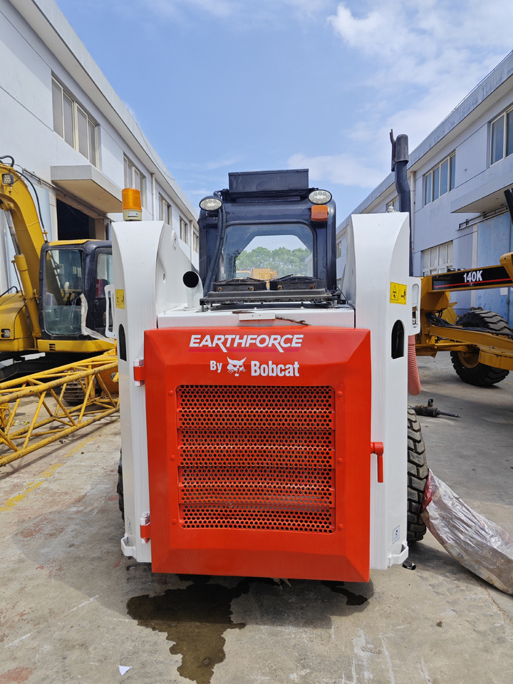 Bobcat S300 - Mini nakladalec: slika 5 Bobcat S300 - Mini nakladalec: slika 5