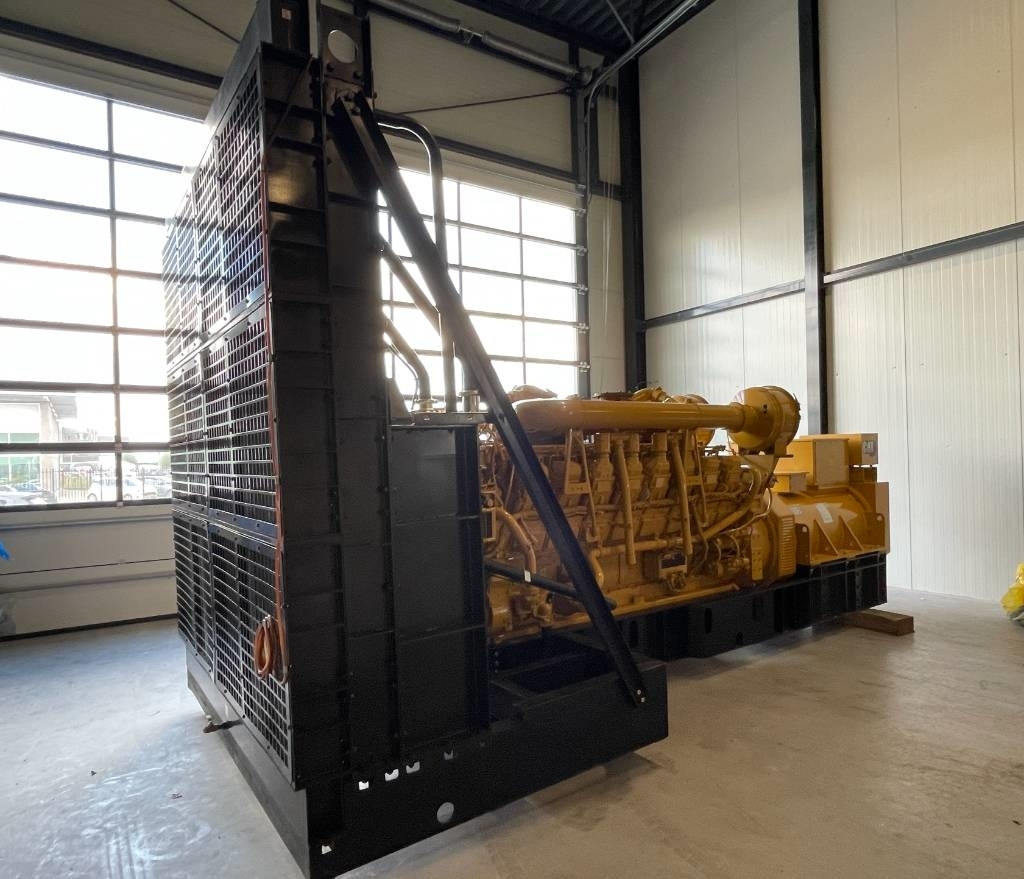 CAT 3516B - 2.250 kVA Generator - DPX-25084 - Generator: slika 2 CAT 3516B - 2.250 kVA Generator - DPX-25084 - Generator: slika 2