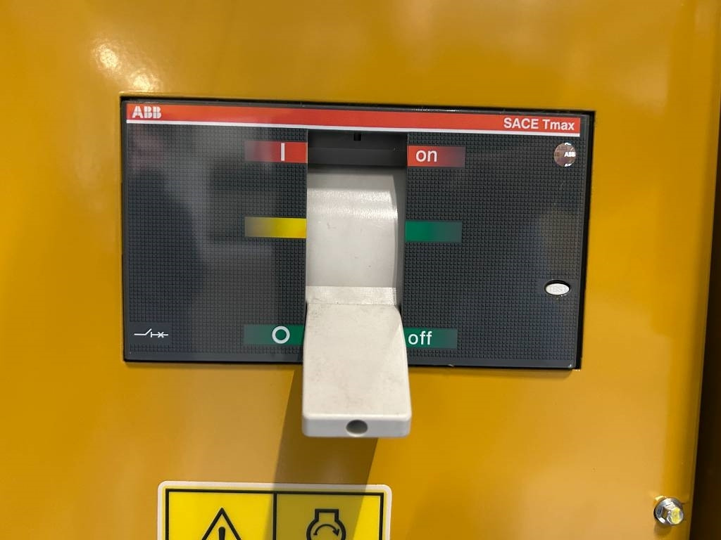 Nov Generator CAT DE850E0 - C18 - 850 kVA Generator - DPX-18032: slika 20 Nov Generator CAT DE850E0 - C18 - 850 kVA Generator - DPX-18032: slika 20