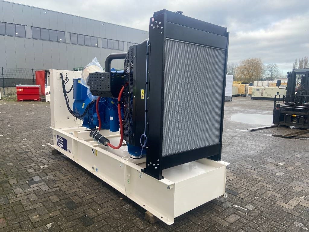 FG Wilson P450-3 - 450 kVA Open Genset - DPX-16018-O - Generator: slika 3 FG Wilson P450-3 - 450 kVA Open Genset - DPX-16018-O - Generator: slika 3