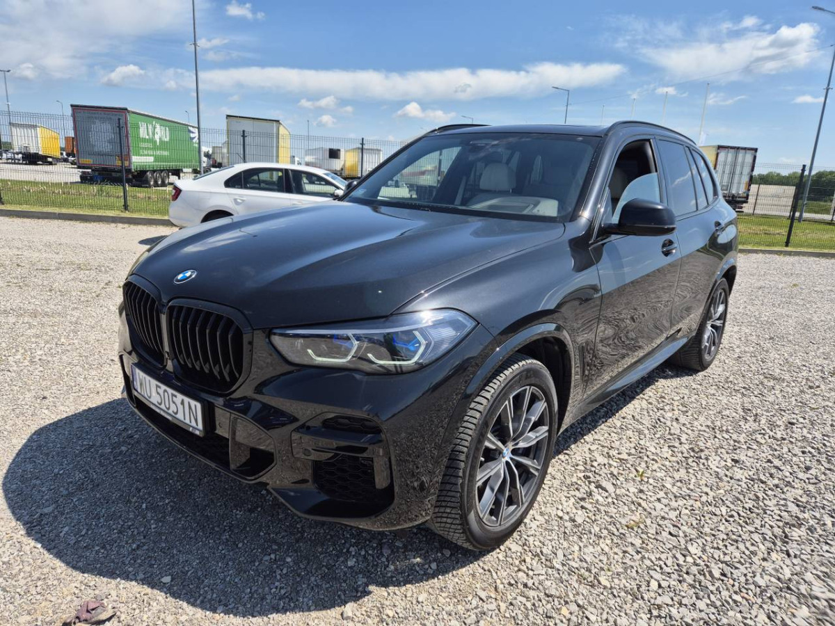 BMW X5 M50I SUV - SUV: slika 2 BMW X5 M50I SUV - SUV: slika 2