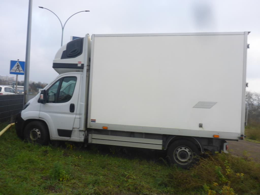FIAT DUCATO CHŁODNIA/IZOTERMA - Hladilno vozilo: slika 2 FIAT DUCATO CHŁODNIA/IZOTERMA - Hladilno vozilo: slika 2