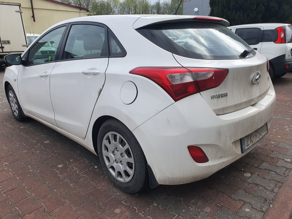 HYUNDAI I30 HATCHBACK - Kombilimuzina: slika 3 HYUNDAI I30 HATCHBACK - Kombilimuzina: slika 3