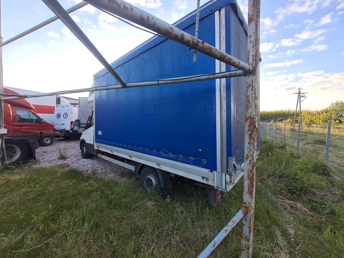 IVECO 35S18 PLANDEKA - Dostavno vozilo s ponjavo: slika 5 IVECO 35S18 PLANDEKA - Dostavno vozilo s ponjavo: slika 5