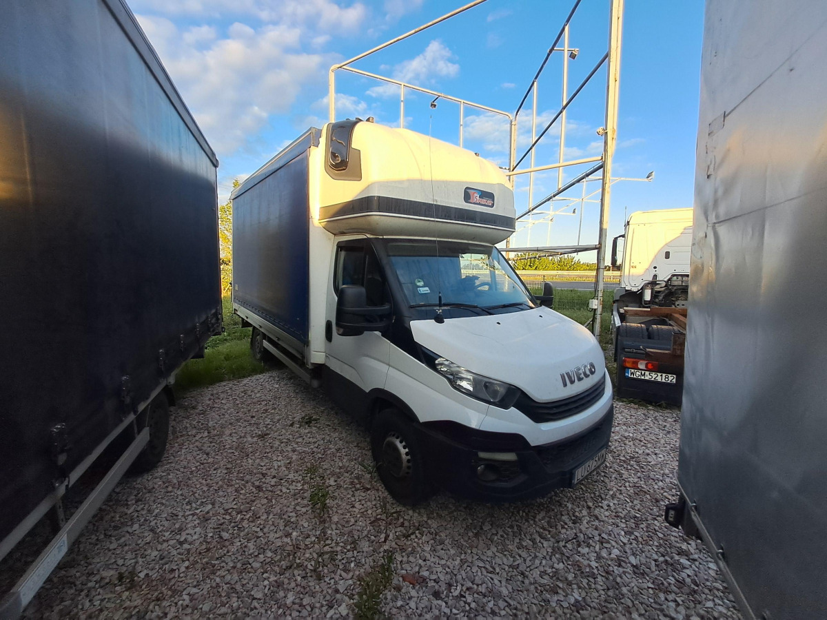 IVECO 35S18 PLANDEKA - Dostavno vozilo s ponjavo: slika 1 IVECO 35S18 PLANDEKA - Dostavno vozilo s ponjavo: slika 1
