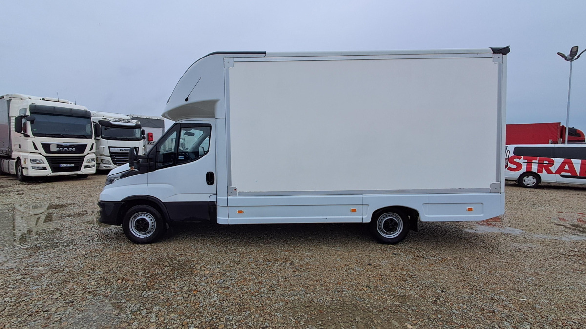IVECO DAILY KONTENER - Dostavno vozilo z zabojnikom: slika 4 IVECO DAILY KONTENER - Dostavno vozilo z zabojnikom: slika 4