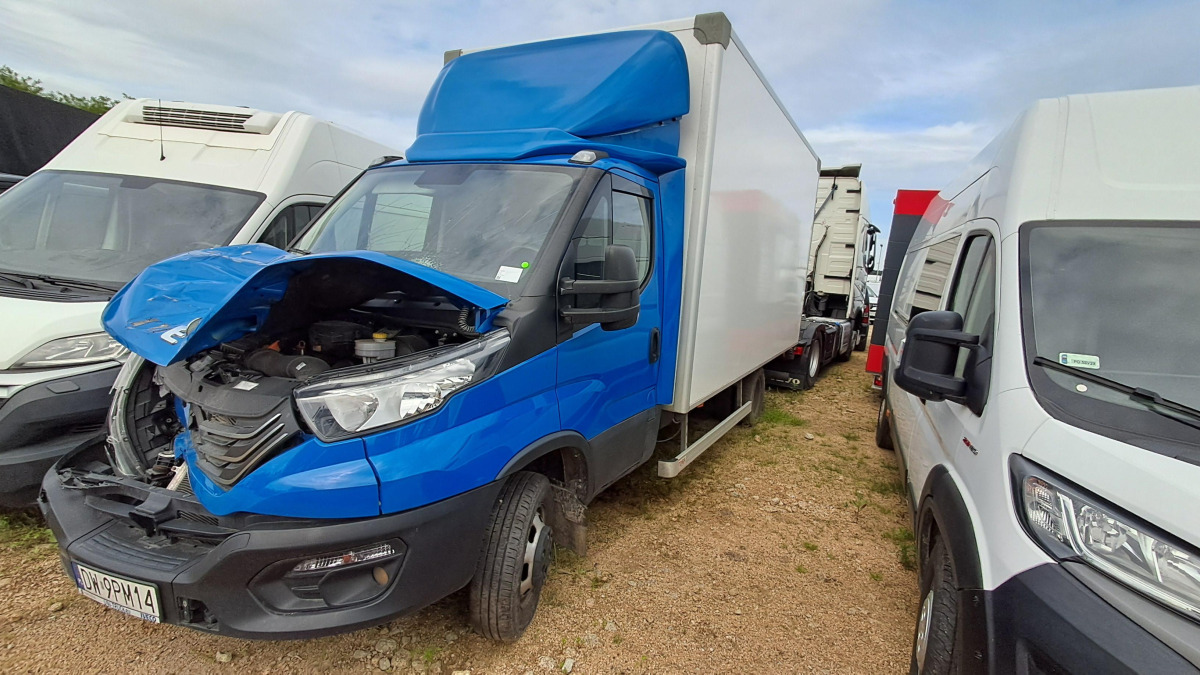 IVECO DAILY KONTENER Z WINDĄ - Tovornjak zabojnik: slika 2 IVECO DAILY KONTENER Z WINDĄ - Tovornjak zabojnik: slika 2