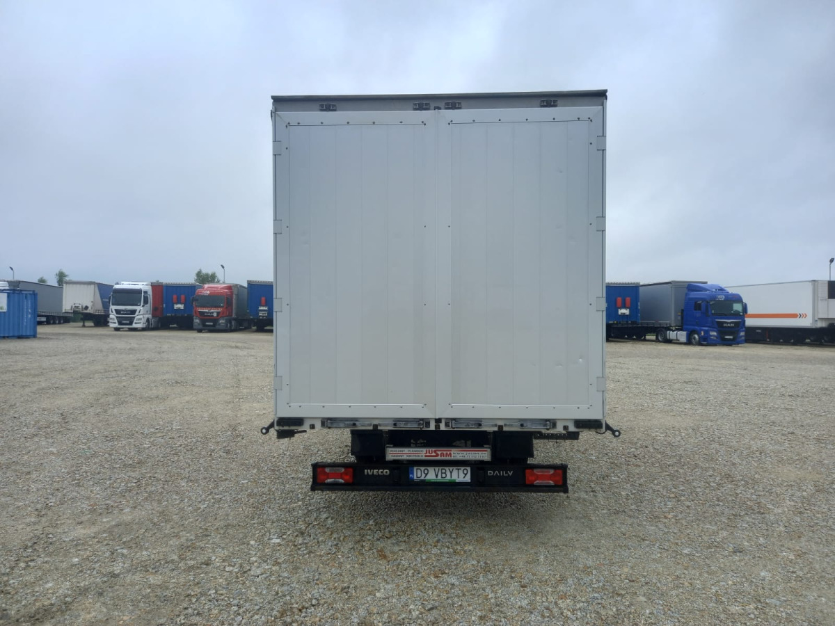 IVECO/JUSAM STANISŁAWJURKOWSKI 50C18/JU06 PLANDEKA - Dostavno vozilo s ponjavo: slika 4 IVECO/JUSAM STANISŁAWJURKOWSKI 50C18/JU06 PLANDEKA - Dostavno vozilo s ponjavo: slika 4
