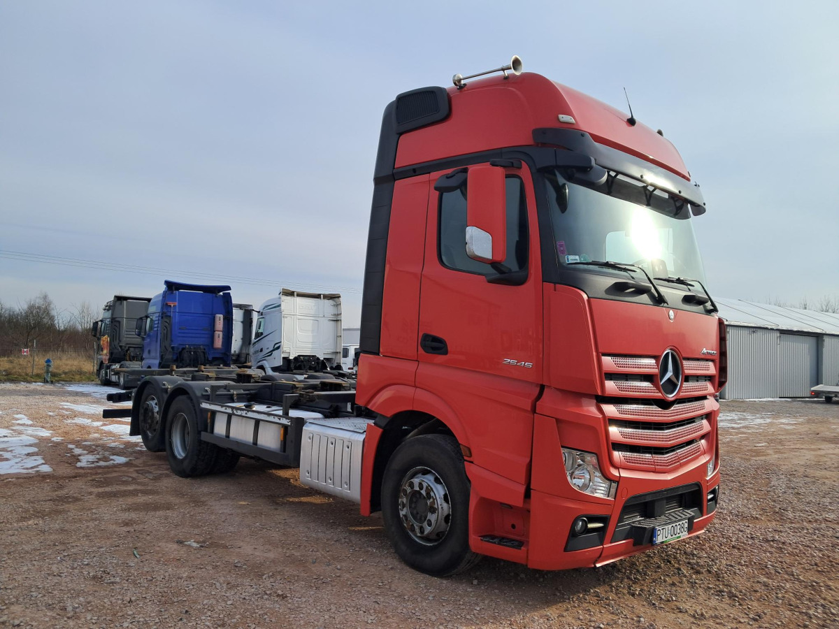 MERCEDES BENZ ACTROS BDF - Kontejnerski tovornjak/ Tovornjak z zamenljivim tovoriščem: slika 1 MERCEDES BENZ ACTROS BDF - Kontejnerski tovornjak/ Tovornjak z zamenljivim tovoriščem: slika 1