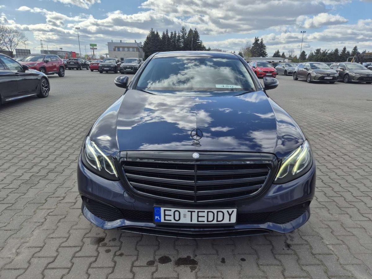MERCEDES BENZ E 220 D 4MATIC SEDAN - Limuzina: slika 3 MERCEDES BENZ E 220 D 4MATIC SEDAN - Limuzina: slika 3
