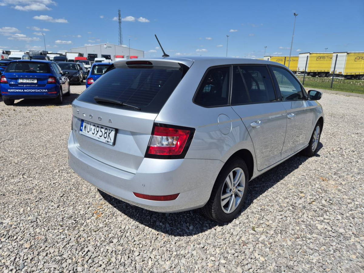 SKODA FABIA VAN+ HATCHBACK HOMOLOGACJA JAKO SAMOCHÓD CIĘŻAROWY - Kombilimuzina: slika 4 SKODA FABIA VAN+ HATCHBACK HOMOLOGACJA JAKO SAMOCHÓD CIĘŻAROWY - Kombilimuzina: slika 4
