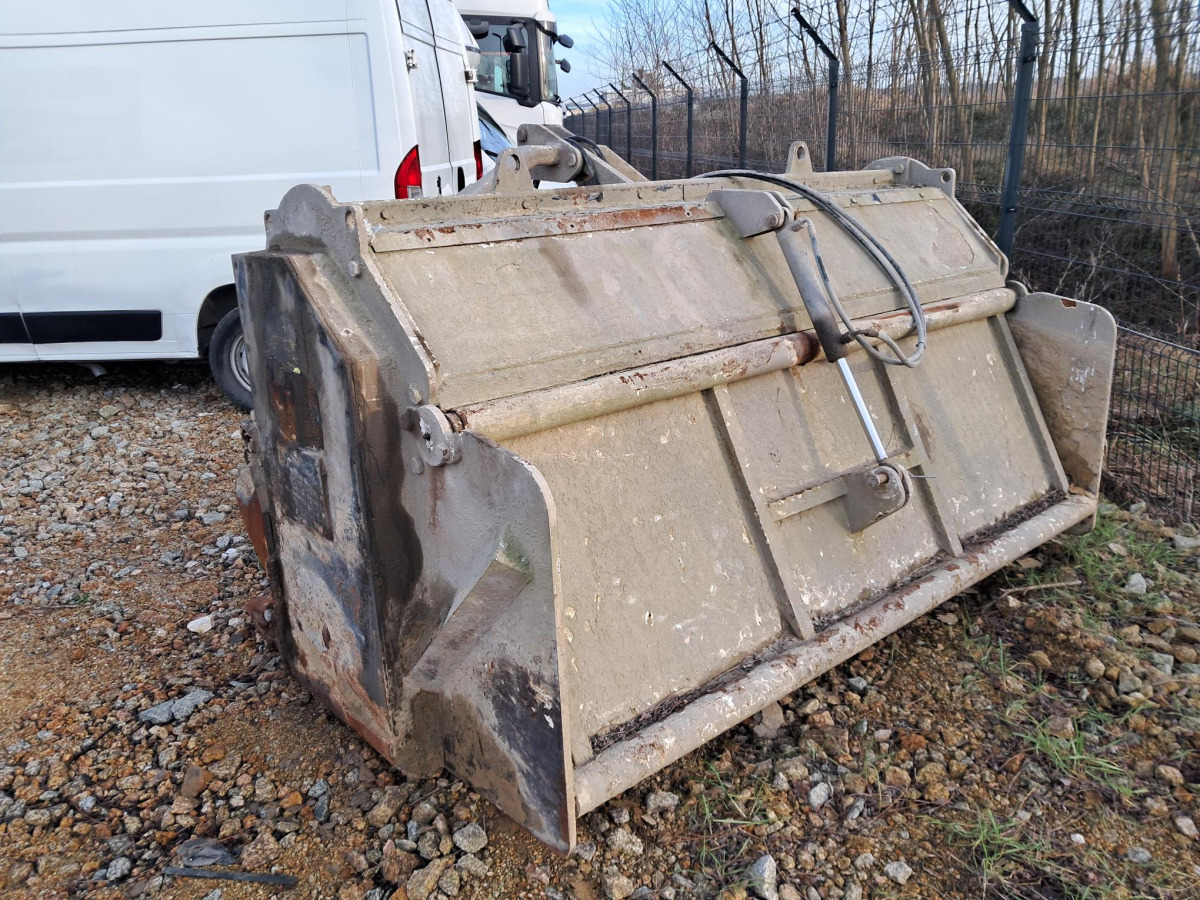 Stabilizator gruntu TOZAMET FG-650B – 2400 mm – 650 mm – wał 310 obr/min - Stabilizator tal, Priključek: slika 1 Stabilizator gruntu TOZAMET FG-650B – 2400 mm – 650 mm – wał 310 obr/min - Stabilizator tal, Priključek: slika 1