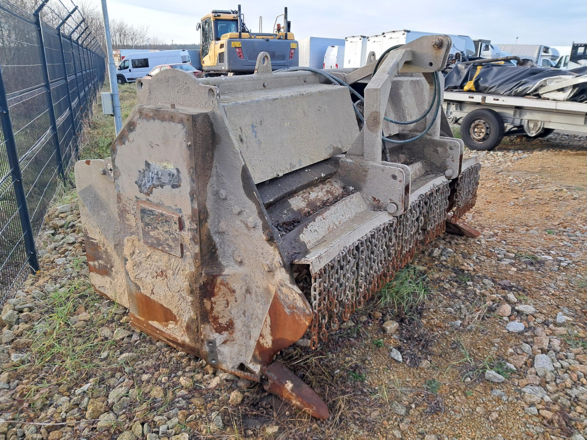 Stabilizator gruntu TOZAMET FG-650B – 2400 mm – 650 mm – wał 310 obr/min - Stabilizator tal, Priključek: slika 4 Stabilizator gruntu TOZAMET FG-650B – 2400 mm – 650 mm – wał 310 obr/min - Stabilizator tal, Priključek: slika 4