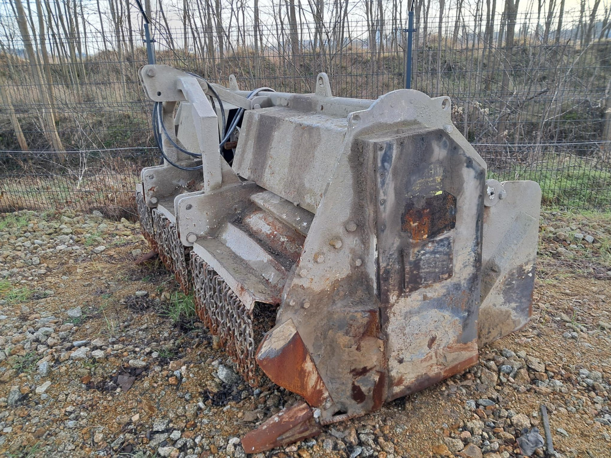 Stabilizator gruntu TOZAMET FG-650B – 2400 mm – 650 mm – wał 310 obr/min - Stabilizator tal, Priključek: slika 2 Stabilizator gruntu TOZAMET FG-650B – 2400 mm – 650 mm – wał 310 obr/min - Stabilizator tal, Priključek: slika 2