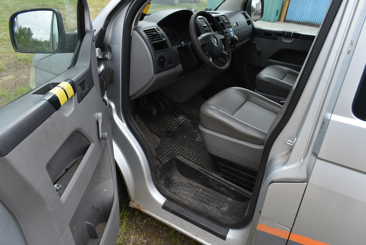 VOLKSWAGEN TRANSPORTER BRYGADÓWKA - Dostavno vozilo z dvojno kabino: slika 5 VOLKSWAGEN TRANSPORTER BRYGADÓWKA - Dostavno vozilo z dvojno kabino: slika 5