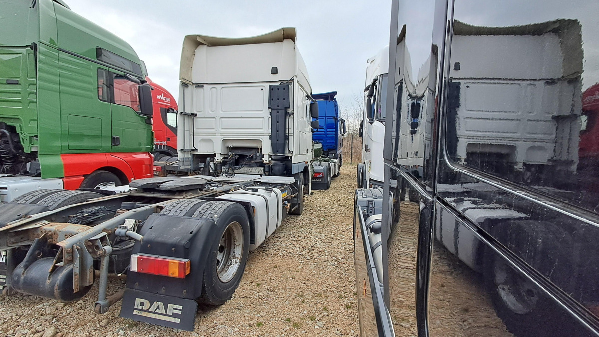 DAF FT XF105.460 CIĄGNIK SIODŁOWY - Vlačilec: slika 4 DAF FT XF105.460 CIĄGNIK SIODŁOWY - Vlačilec: slika 4