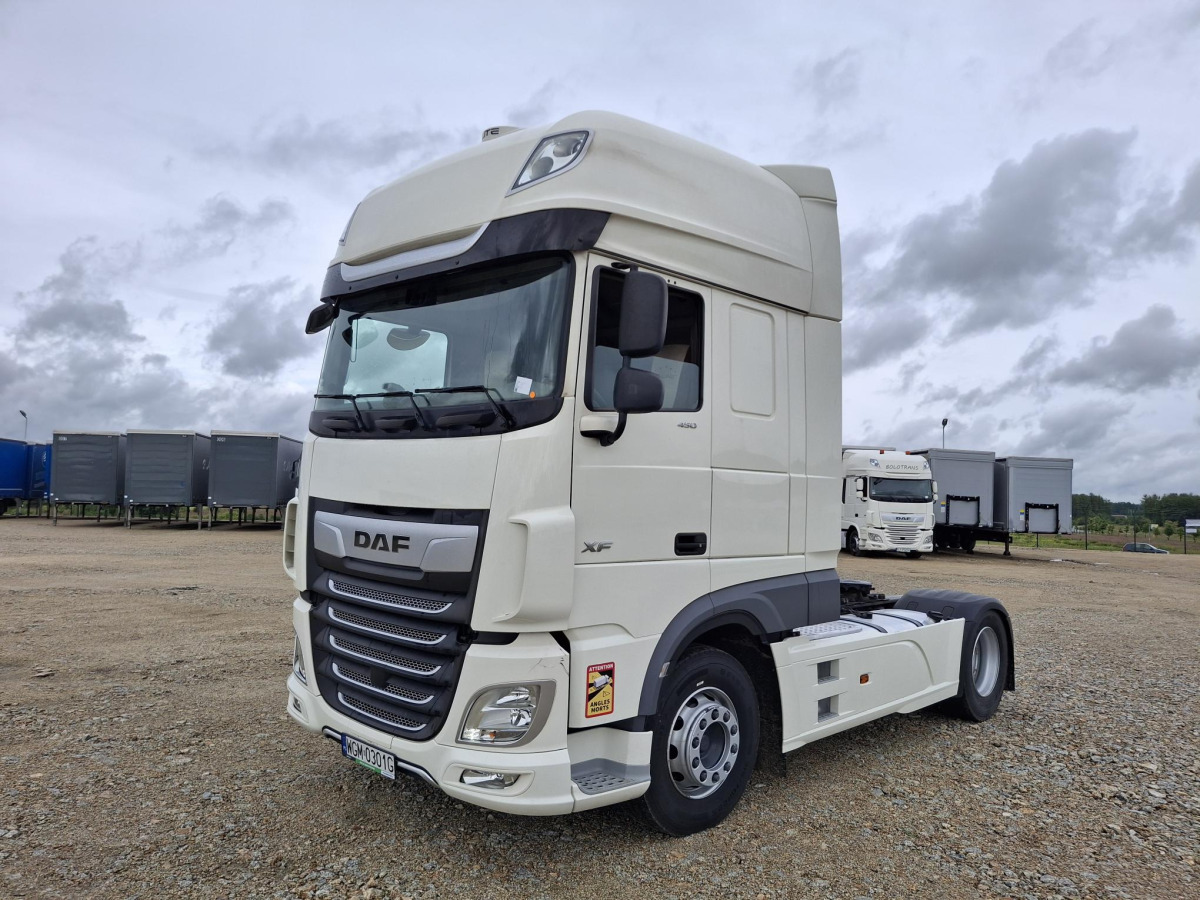DAF XF 450 FT CIĄGNIK SIODŁOWY - Vlačilec: slika 2 DAF XF 450 FT CIĄGNIK SIODŁOWY - Vlačilec: slika 2