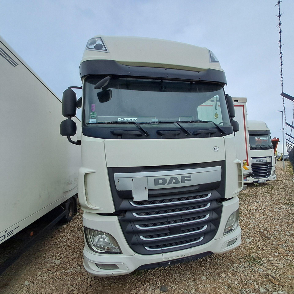 DAF XF 460 FT CIĄGNIK SIODŁOWY - Vlačilec: slika 2 DAF XF 460 FT CIĄGNIK SIODŁOWY - Vlačilec: slika 2