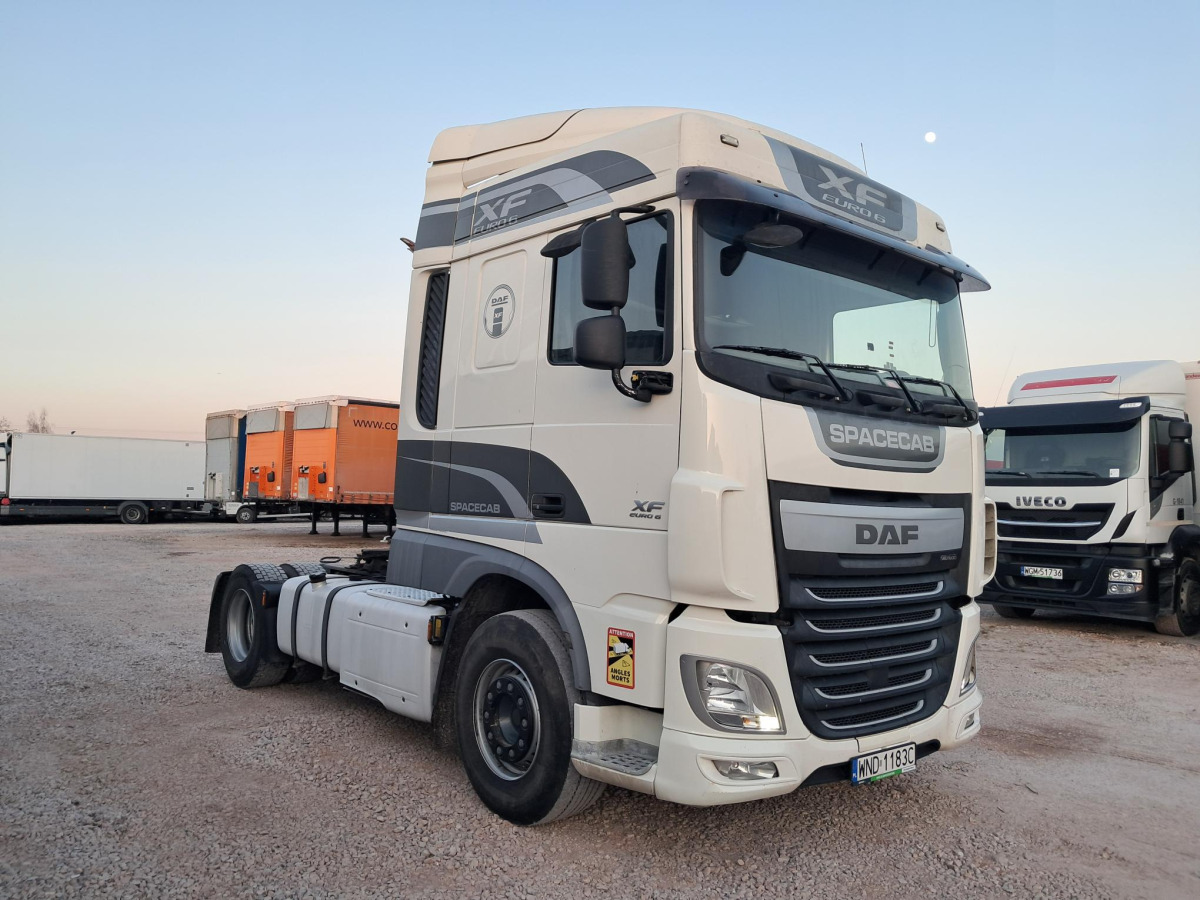 DAF XF 460 FT CIĄGNIK SIODŁOWY - Vlačilec: slika 1 DAF XF 460 FT CIĄGNIK SIODŁOWY - Vlačilec: slika 1
