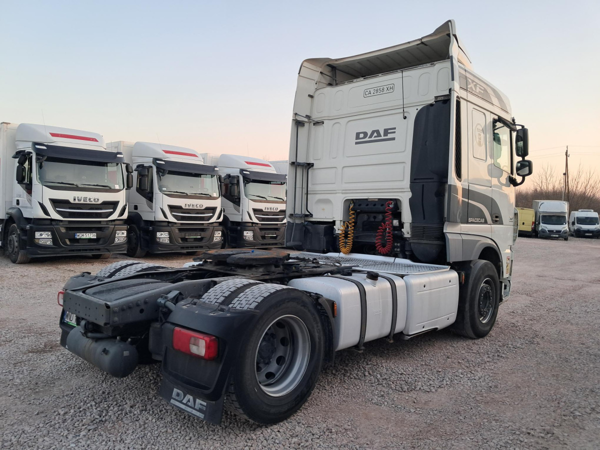 DAF XF 460 FT CIĄGNIK SIODŁOWY - Vlačilec: slika 4 DAF XF 460 FT CIĄGNIK SIODŁOWY - Vlačilec: slika 4