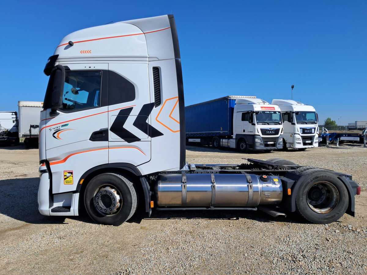 IVECO AS440ST/FP LT LNG CIĄGNIK SIODŁOWY - Vlačilec: slika 4 IVECO AS440ST/FP LT LNG CIĄGNIK SIODŁOWY - Vlačilec: slika 4