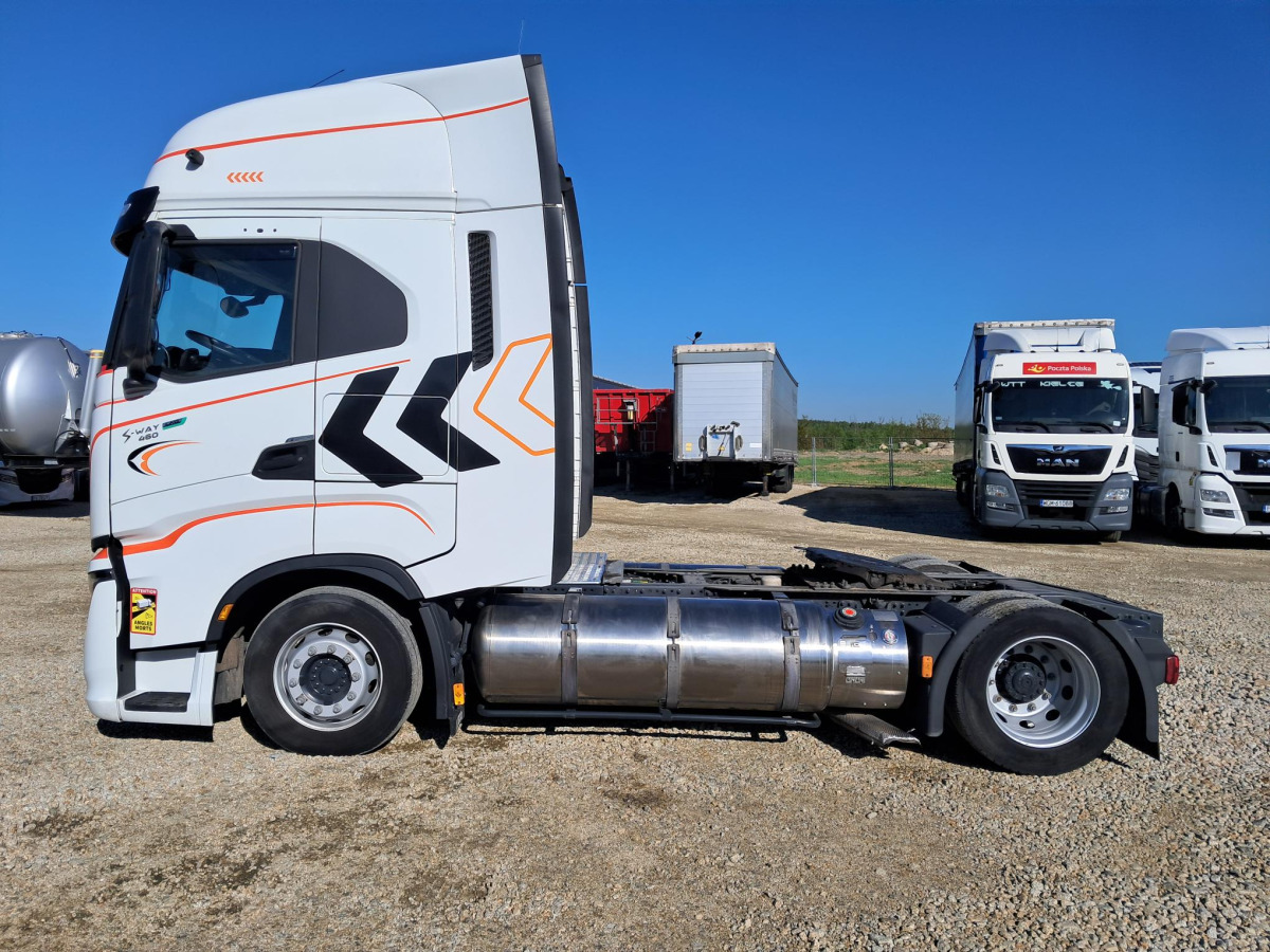 IVECO AS440ST/FP LT LNG CIĄGNIK SIODŁOWY - Vlačilec: slika 4 IVECO AS440ST/FP LT LNG CIĄGNIK SIODŁOWY - Vlačilec: slika 4