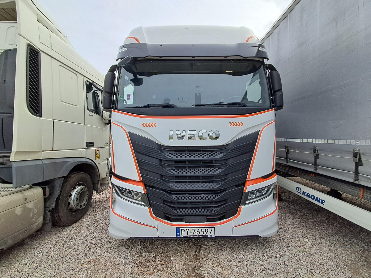 IVECO AS440ST/FP LT LNG CIĄGNIK SIODŁOWY - Vlačilec: slika 2 IVECO AS440ST/FP LT LNG CIĄGNIK SIODŁOWY - Vlačilec: slika 2