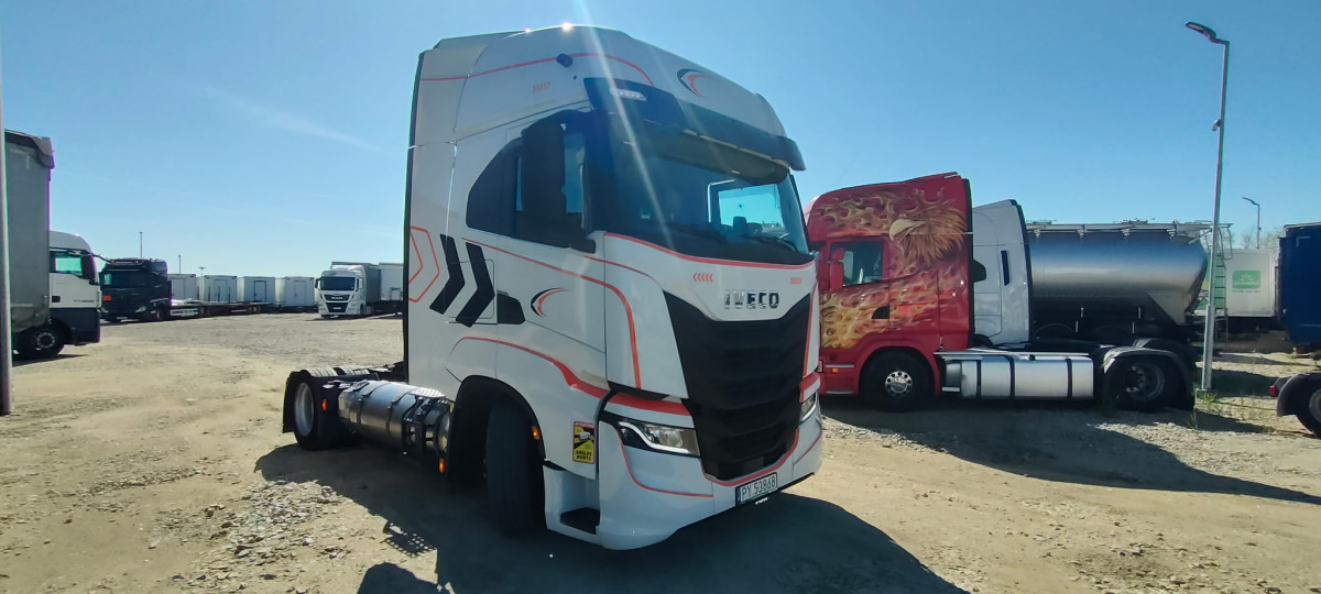 IVECO AS440ST/FP LT LNG CIĄGNIK SIODŁOWY - Vlačilec: slika 1 IVECO AS440ST/FP LT LNG CIĄGNIK SIODŁOWY - Vlačilec: slika 1