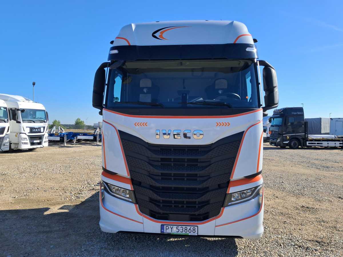 IVECO AS440ST/FP LT LNG CIĄGNIK SIODŁOWY - Vlačilec: slika 2 IVECO AS440ST/FP LT LNG CIĄGNIK SIODŁOWY - Vlačilec: slika 2
