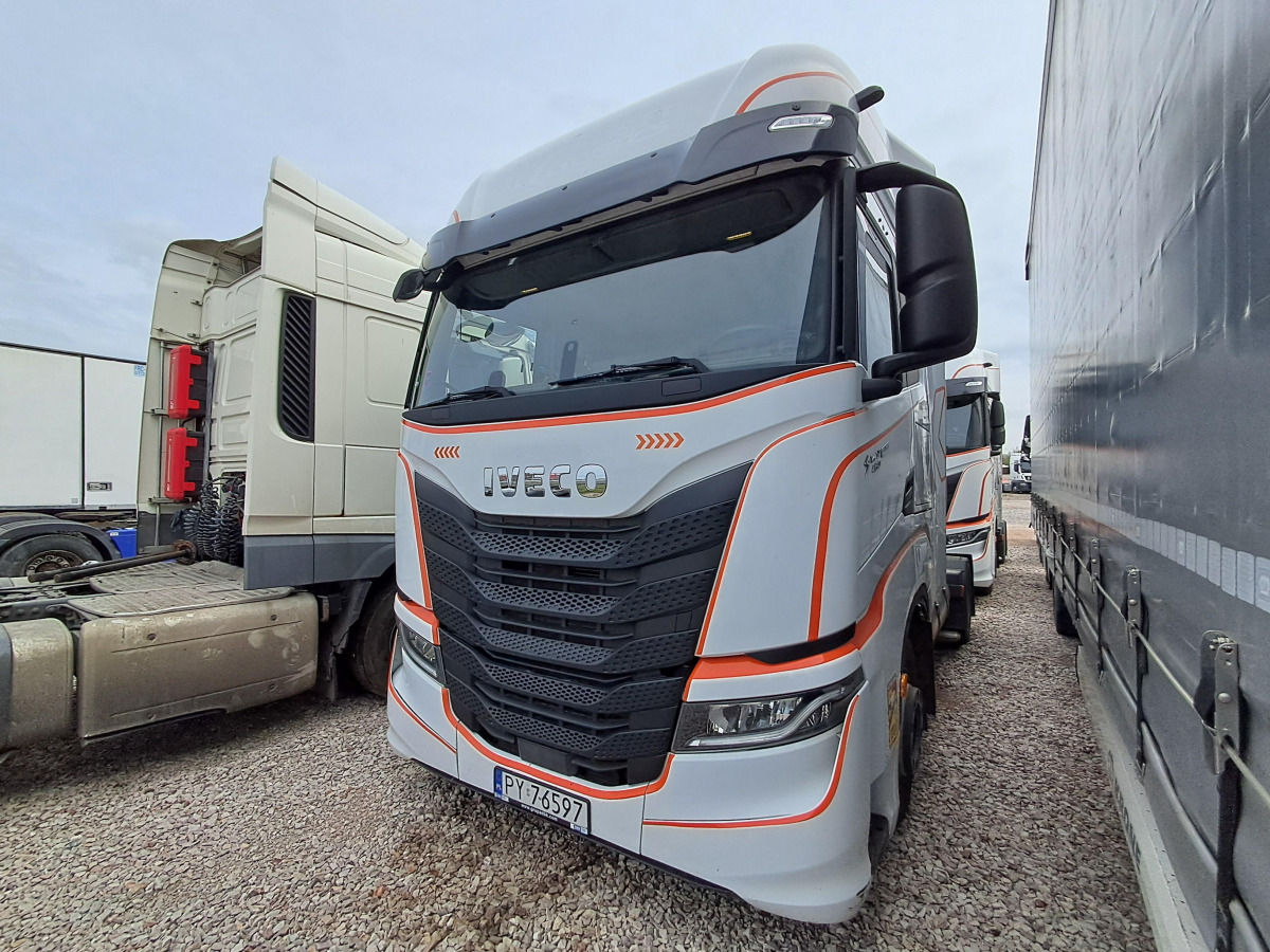 IVECO AS440ST/FP LT LNG CIĄGNIK SIODŁOWY - Vlačilec: slika 3 IVECO AS440ST/FP LT LNG CIĄGNIK SIODŁOWY - Vlačilec: slika 3