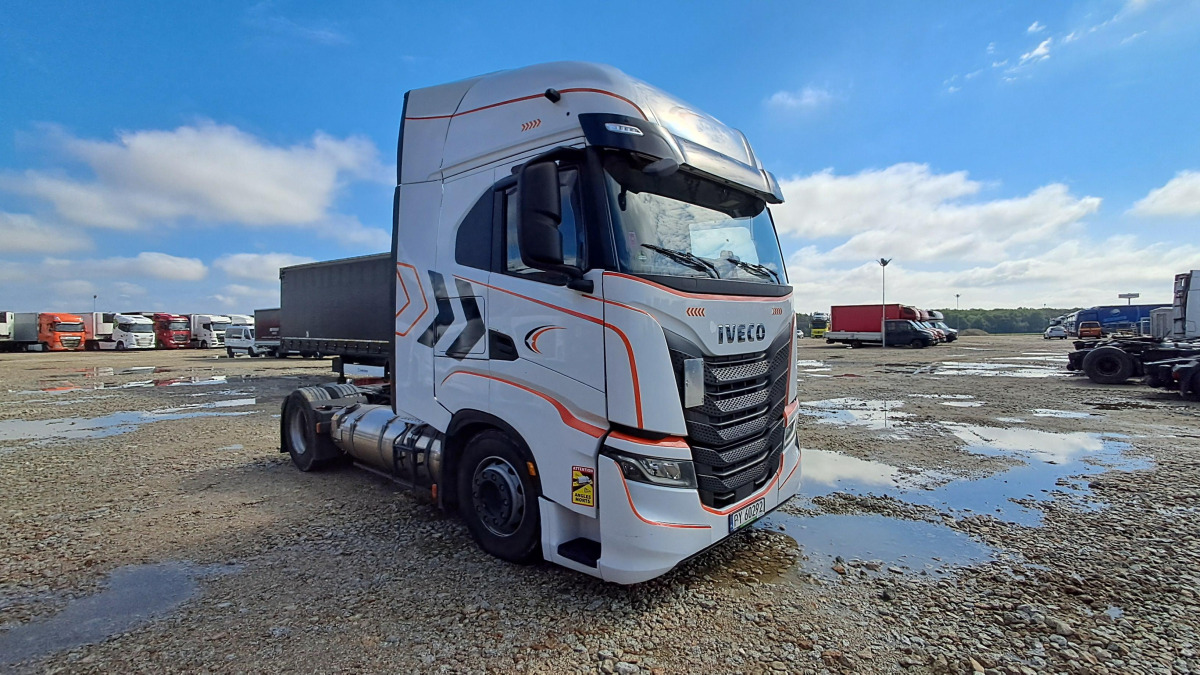 IVECO AS440ST/FP LT LNG CIĄGNIK SIODŁOWY - Vlačilec: slika 1 IVECO AS440ST/FP LT LNG CIĄGNIK SIODŁOWY - Vlačilec: slika 1