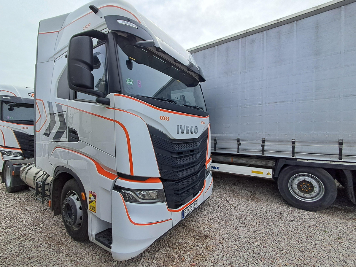 IVECO AS440ST/FP LT LNG CIĄGNIK SIODŁOWY - Vlačilec: slika 1 IVECO AS440ST/FP LT LNG CIĄGNIK SIODŁOWY - Vlačilec: slika 1