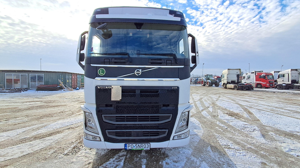 VOLVO FH 460 CIĄGNIK SIODŁOWY - Vlačilec: slika 2 VOLVO FH 460 CIĄGNIK SIODŁOWY - Vlačilec: slika 2