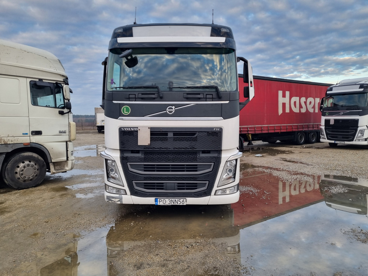 VOLVO FH 460 CIĄGNIK SIODŁOWY - Vlačilec: slika 2 VOLVO FH 460 CIĄGNIK SIODŁOWY - Vlačilec: slika 2