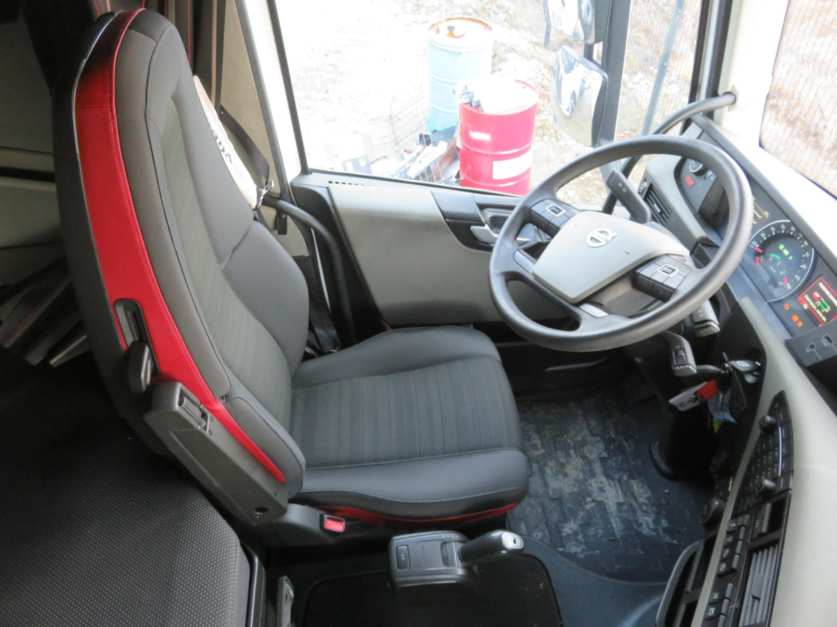VOLVO FH 460 CIĄGNIK SIODŁOWY - Vlačilec: slika 5 VOLVO FH 460 CIĄGNIK SIODŁOWY - Vlačilec: slika 5