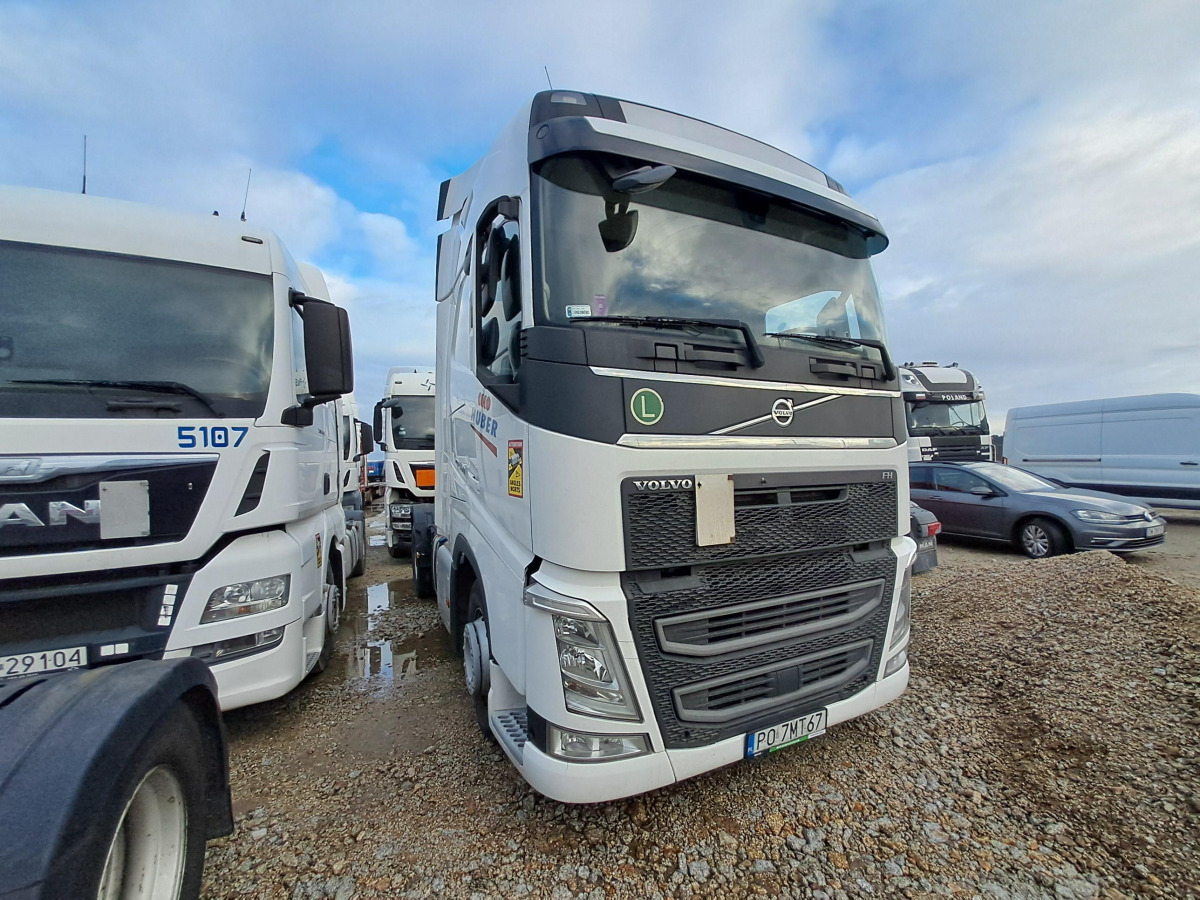 VOLVO FH 460 CIĄGNIK SIODŁOWY - Vlačilec: slika 2 VOLVO FH 460 CIĄGNIK SIODŁOWY - Vlačilec: slika 2