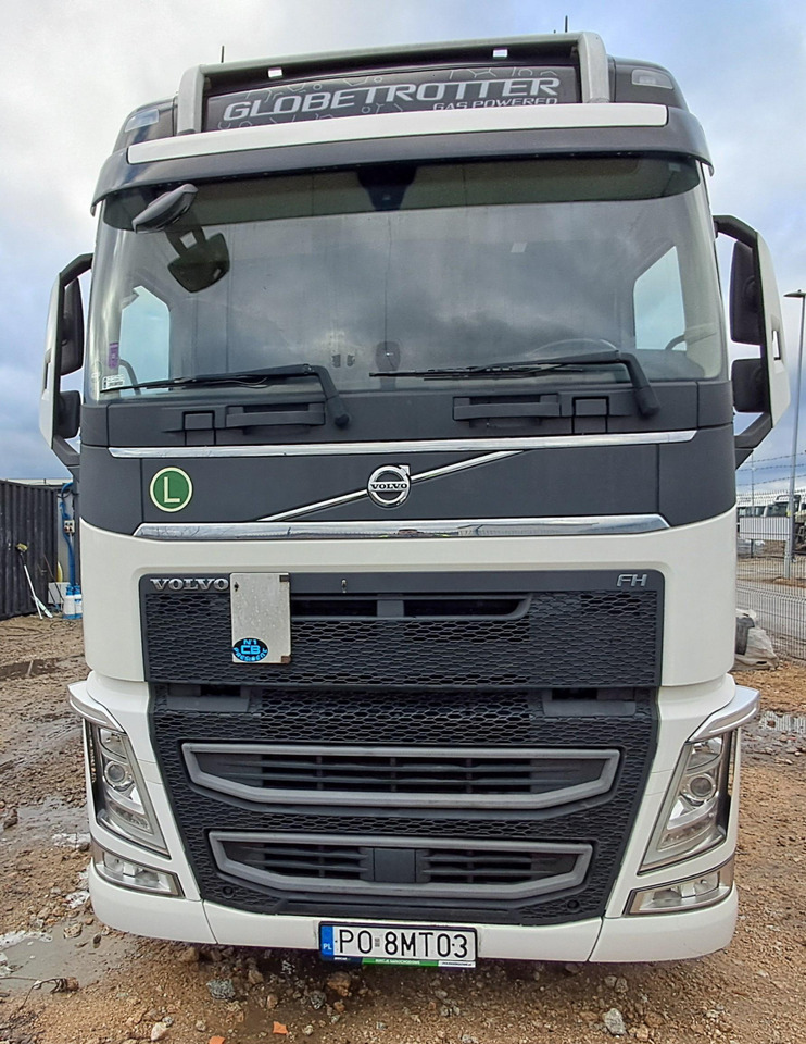 VOLVO FH 460 CIĄGNIK SIODŁOWY - Vlačilec: slika 2 VOLVO FH 460 CIĄGNIK SIODŁOWY - Vlačilec: slika 2