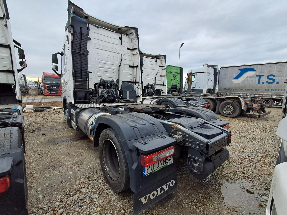 VOLVO FH 460 CIĄGNIK SIODŁOWY - Vlačilec: slika 4 VOLVO FH 460 CIĄGNIK SIODŁOWY - Vlačilec: slika 4