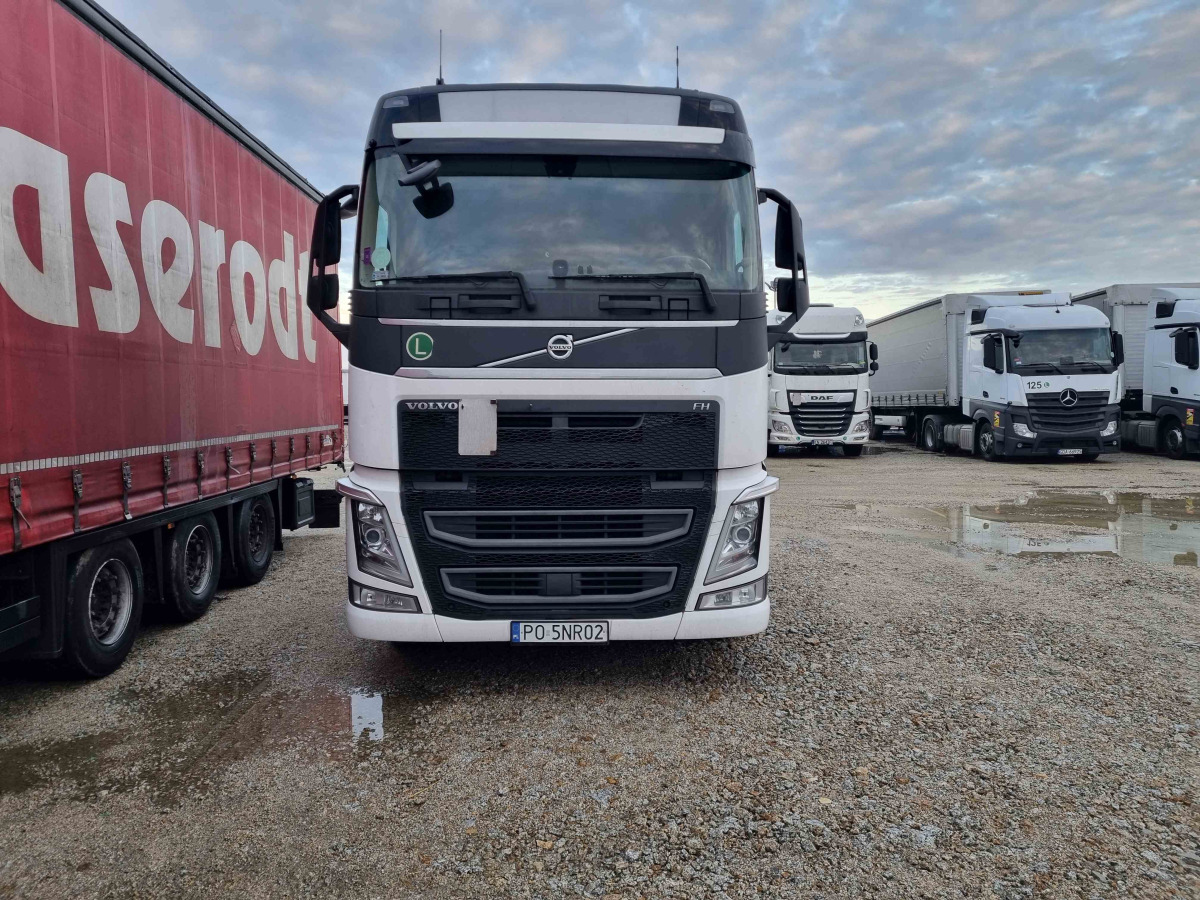 VOLVO FH 460 CIĄGNIK SIODŁOWY - Vlačilec: slika 2 VOLVO FH 460 CIĄGNIK SIODŁOWY - Vlačilec: slika 2