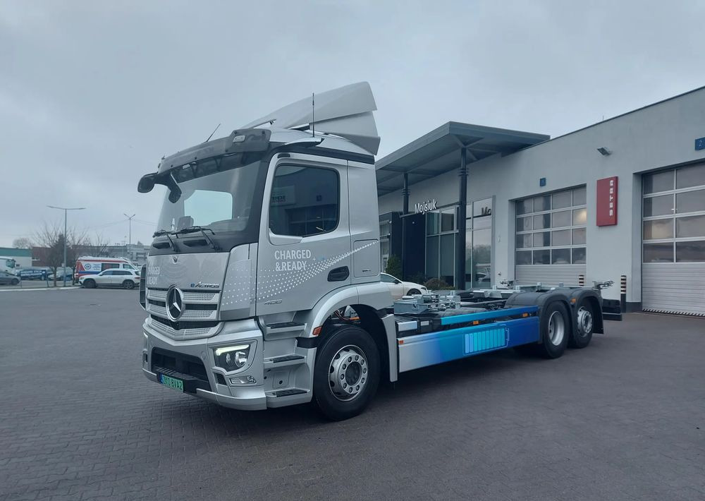 Mercedes-Benz eActros 400 6x2 BDF Elektryczny - Tovornjak za prevoz lesa, Električni tovornjak: slika 5 Mercedes-Benz eActros 400 6x2 BDF Elektryczny - Tovornjak za prevoz lesa, Električni tovornjak: slika 5