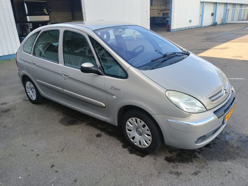 Citroën Xsara Picasso 1.8i - 16V , Airco - Avtomobil: slika 4 Citroën Xsara Picasso 1.8i - 16V , Airco - Avtomobil: slika 4