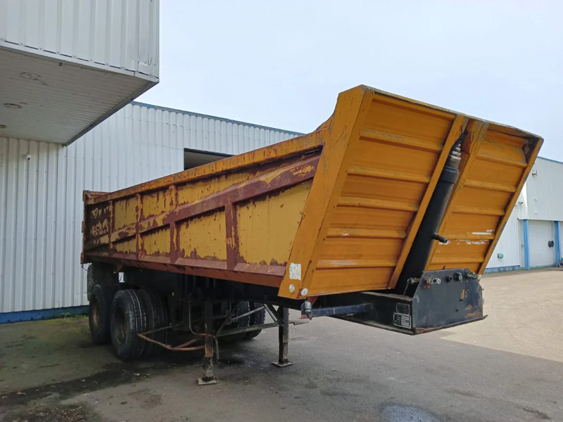 Fruehauf 2 Axle Steel Tipper, 8 tyres , Spring Suspension , Drum Brakes - Kiper polprikolica: slika 4 Fruehauf 2 Axle Steel Tipper, 8 tyres , Spring Suspension , Drum Brakes - Kiper polprikolica: slika 4