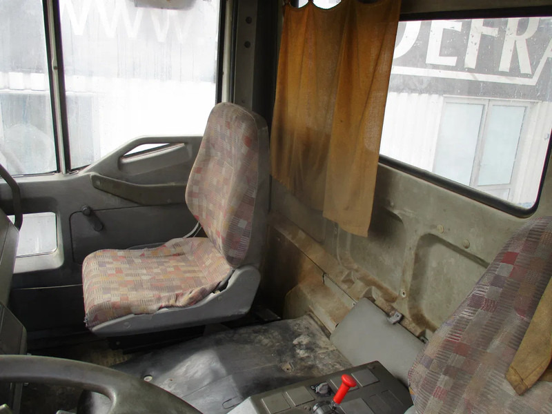 Tovornjak-šasija Iveco Eurotrakker 260 E 34 , Manual , 6x4 , Euro 2: slika 10