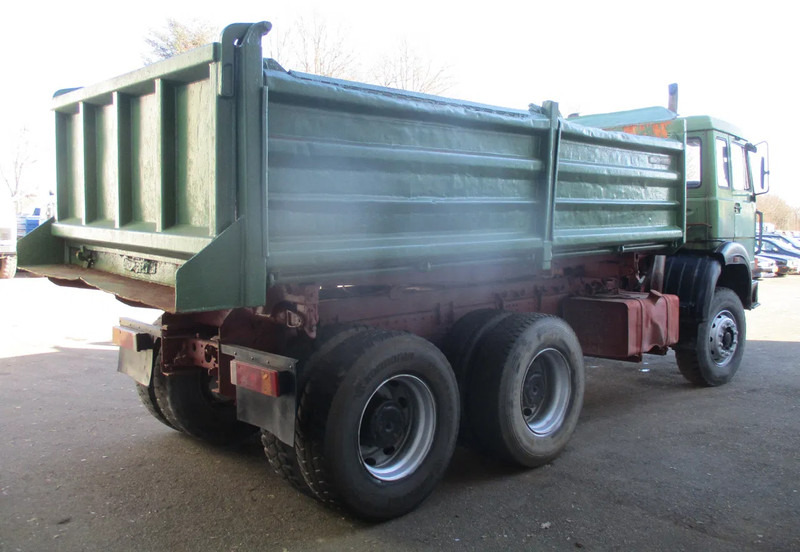 Iveco Magirus Deutz , 320 M 26 FK , V8 , ZF Manual , 3Way tipper , Spring suspension , Drum brakes - Tovornjak prekucnik: slika 3 Iveco Magirus Deutz , 320 M 26 FK , V8 , ZF Manual , 3Way tipper , Spring suspension , Drum brakes - Tovornjak prekucnik: slika 3