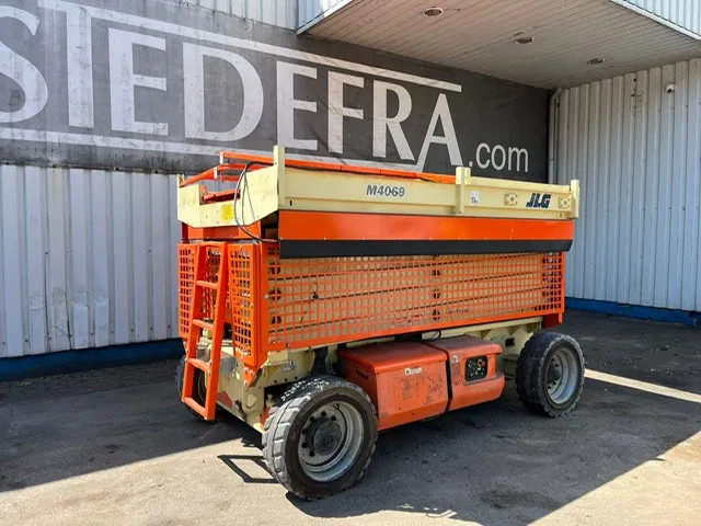 JLG M4069 , Electric Scissorlift , Missing Upper Contoller, Working NOT Tested !! - Škarjasta dvižna ploščad: slika 4 JLG M4069 , Electric Scissorlift , Missing Upper Contoller, Working NOT Tested !! - Škarjasta dvižna ploščad: slika 4