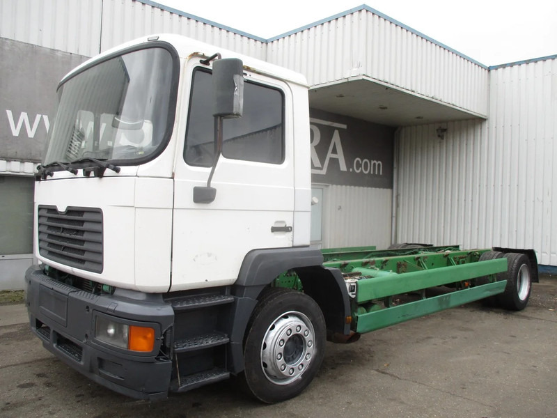 MAN 18.314 , Manual , 6 Cylinder - Tovornjak-šasija: slika 1 MAN 18.314 , Manual , 6 Cylinder - Tovornjak-šasija: slika 1