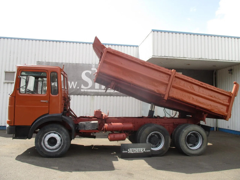 MAN 26.321 6x4 , 3 way tipper , ZF Manual , Spring suspension - Tovornjak prekucnik: slika 2 MAN 26.321 6x4 , 3 way tipper , ZF Manual , Spring suspension - Tovornjak prekucnik: slika 2