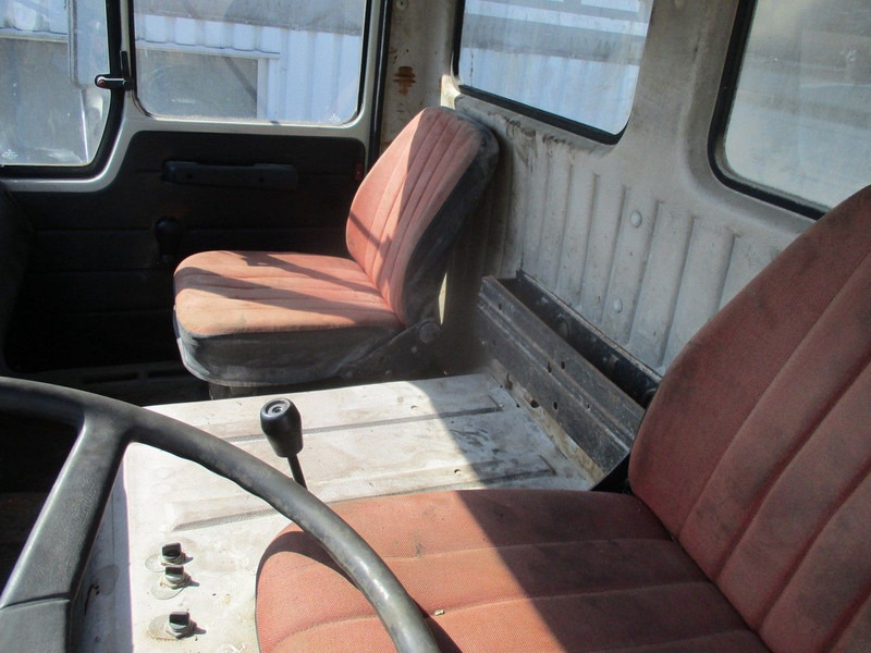 Tovornjak prekucnik Mercedes-Benz 2633, V8 , ZF Manual , 6x4 , 3 Way tipper , Spring suspension: slika 12 Tovornjak prekucnik Mercedes-Benz 2633, V8 , ZF Manual , 6x4 , 3 Way tipper , Spring suspension: slika 12